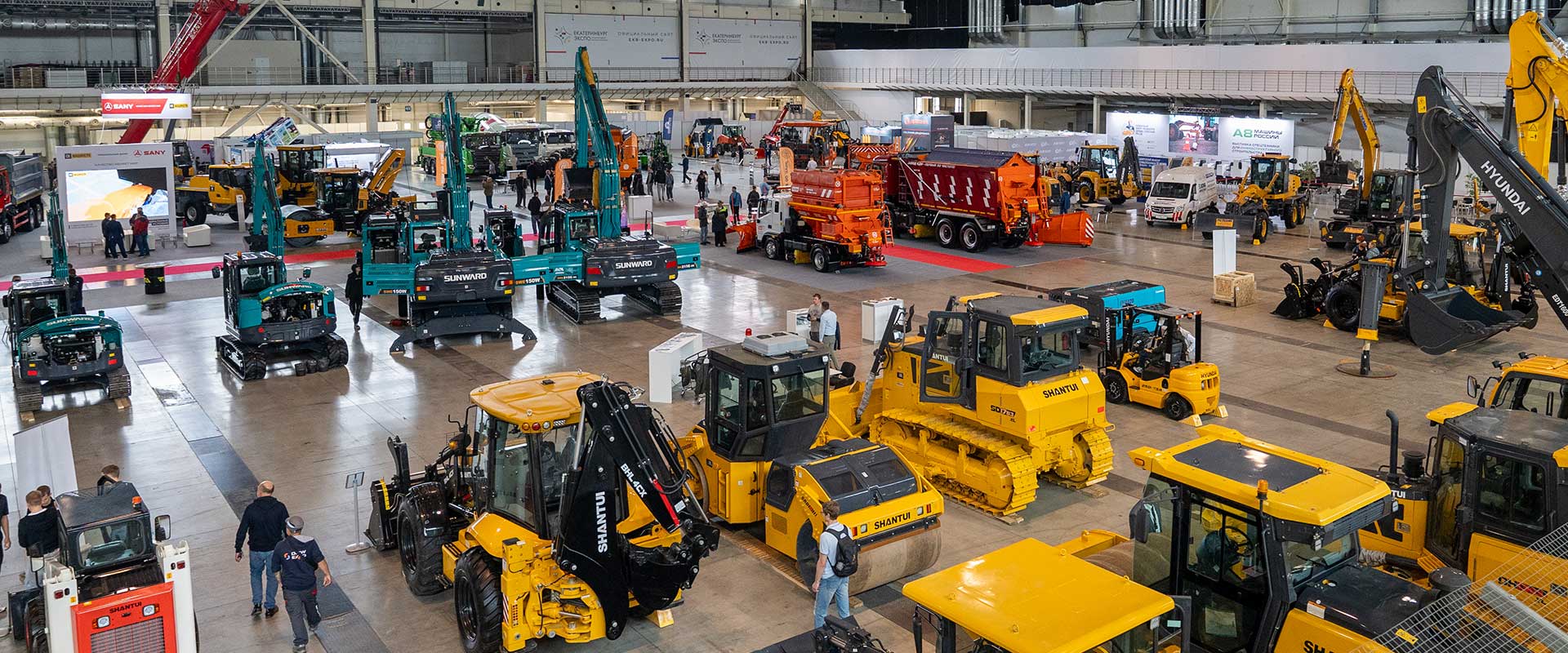 Выставочный зал выставки специальной и коммерческой техники «А8 МАШИНЫ РОССИИ 2025»