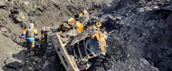 Обвал на угольном разрезе "Кадыкчанский"